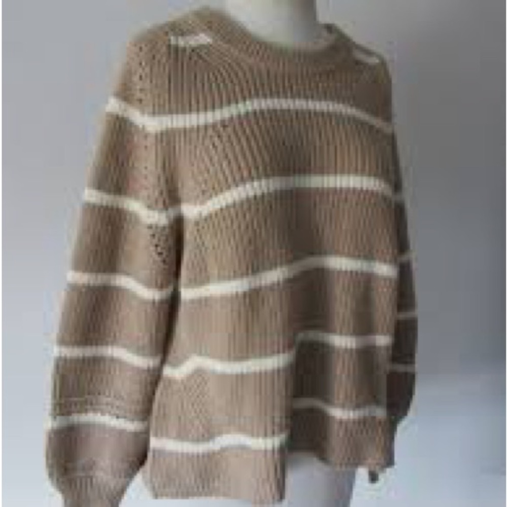 Hollister Women's Beige and White Striped Sweater